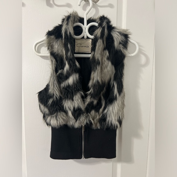 Carmin Faux Fur Vest - Picture 1 of 3